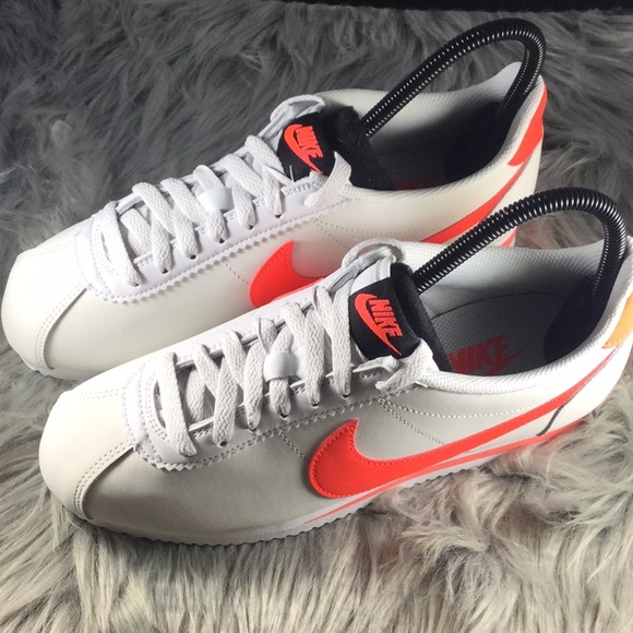 New Classic Cortez Leather - Picture 2 of 7